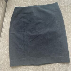 Banana republic Black pencil skirt
Great condition 
Size 0p